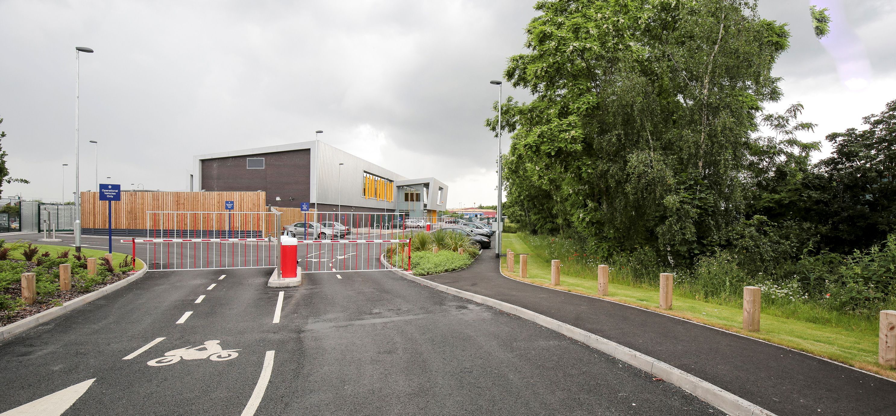 ENTRANCE OLDBURY CUSTODY SUITE_ WD_140616_NH1036