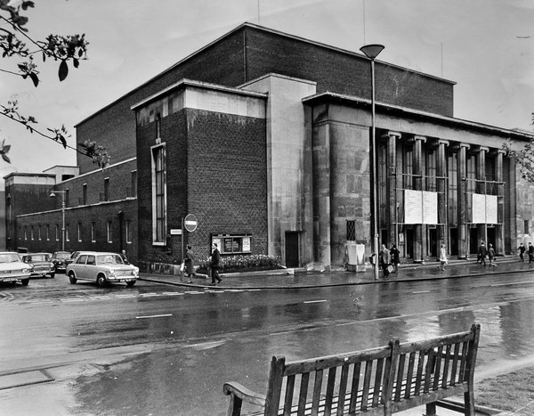Wolverhampton Civic Hall in 1968.jpg